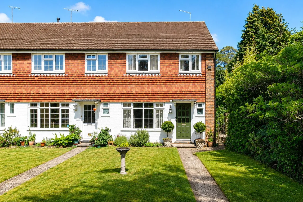 3 bed flat for sale, Timberlands, Storrington, RH20