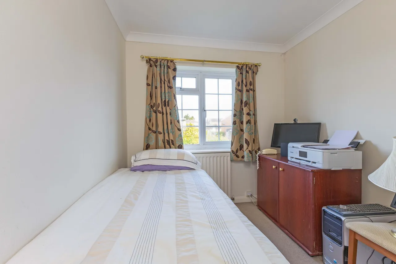 Cranbrook Drive, Maidenhead, Berkshire, photo 17