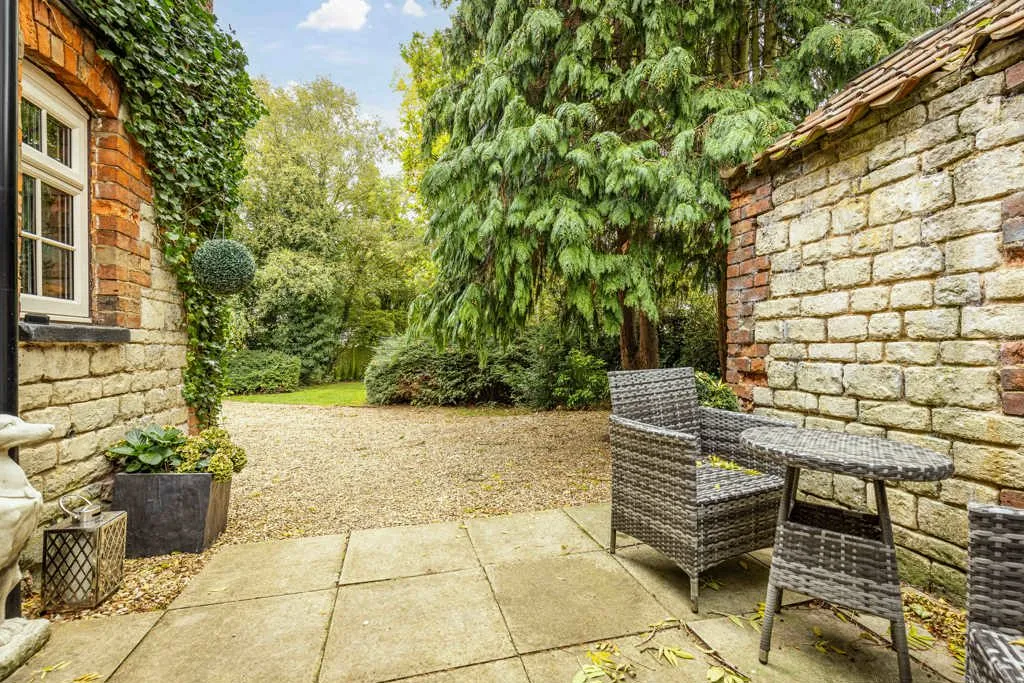 Church Cottage, Stroxton, NG33, photo 8