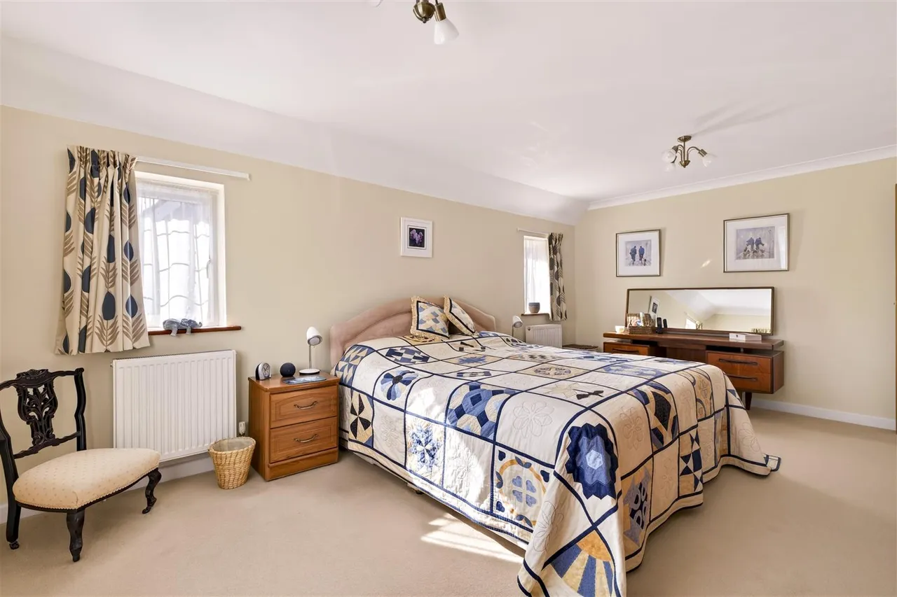 Golden Avenue, East Preston, photo 24