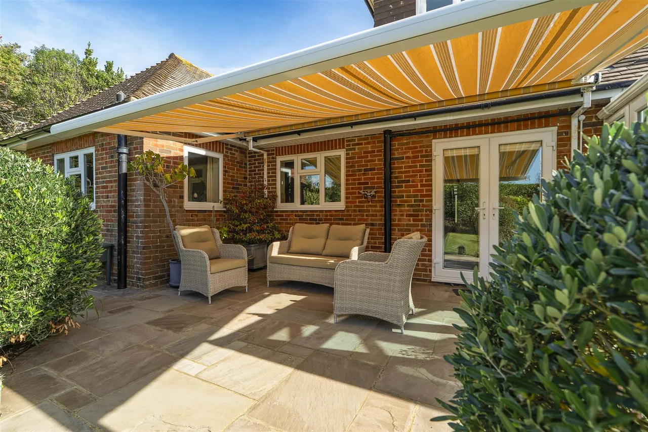 Golden Avenue, East Preston, photo 39