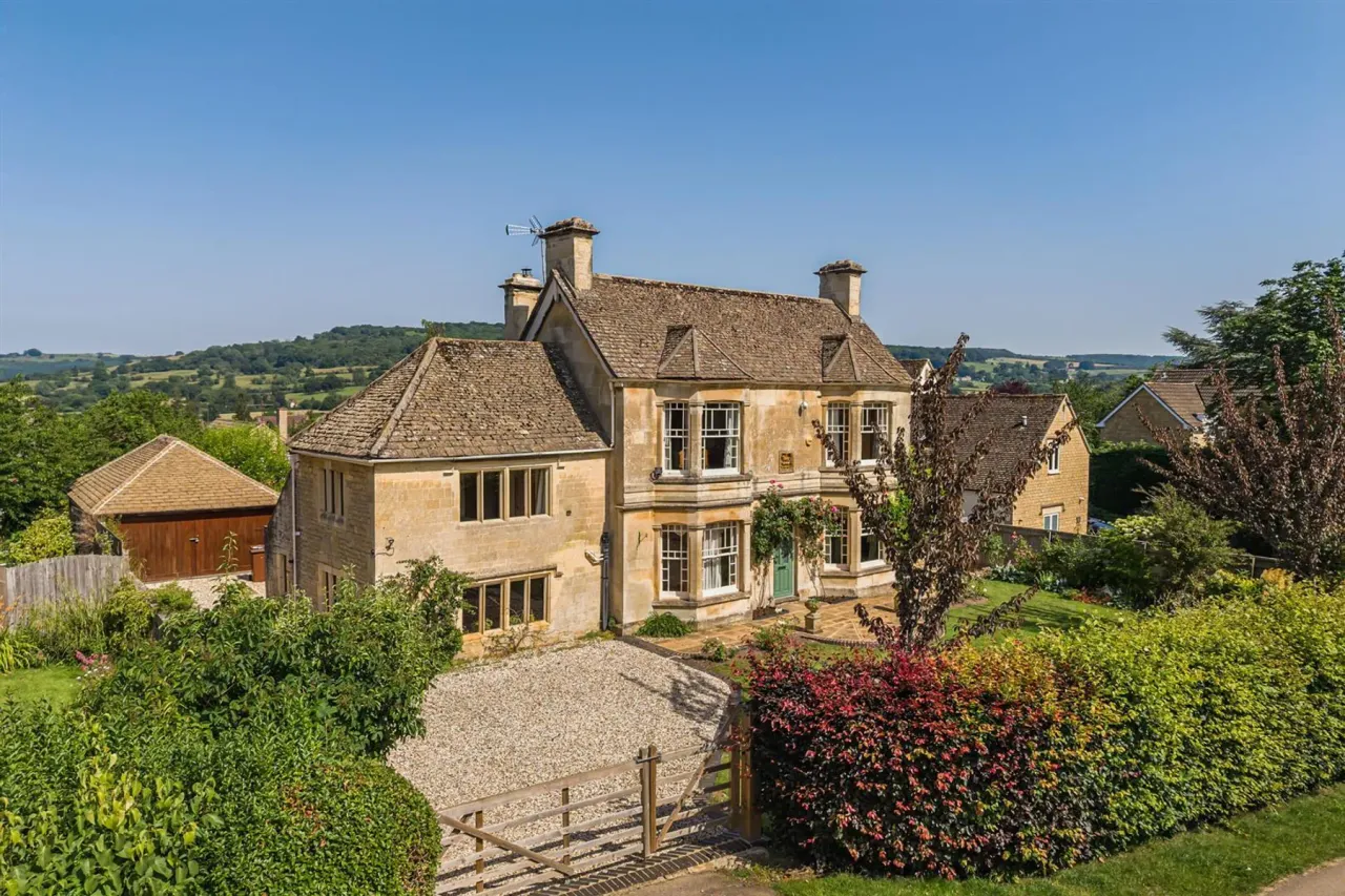 5 bed house for sale — Gretton Road, Winchcombe, Cheltenham