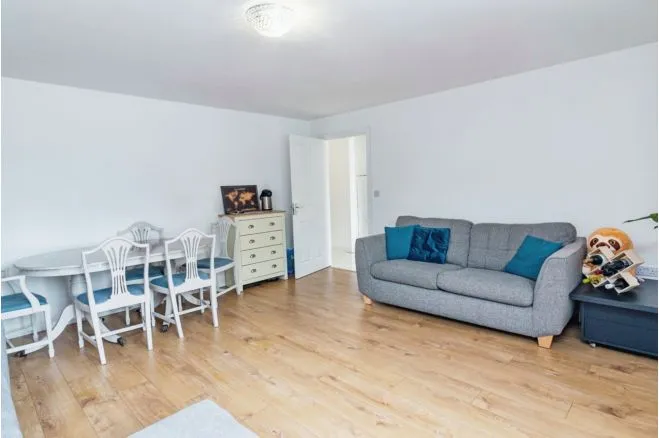Queens Crescent, Clapham, MK41, photo 7