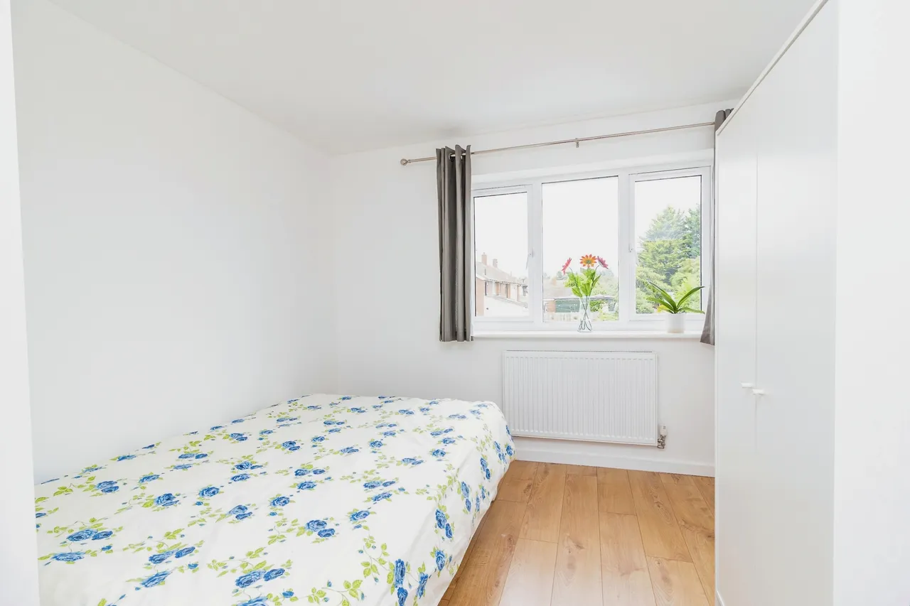 Queens Crescent, Clapham, MK41, photo 22