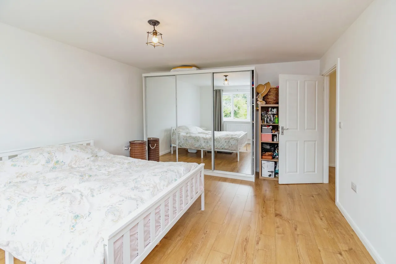 Queens Crescent, Clapham, MK41, photo 24