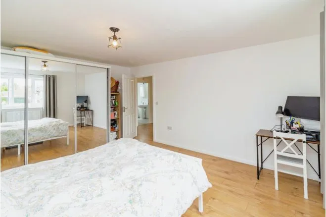 Queens Crescent, Clapham, MK41, photo 25