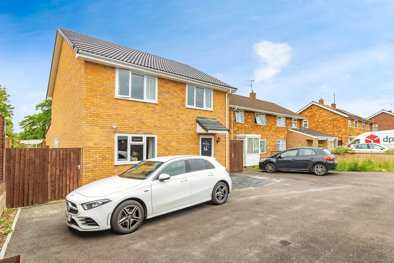 Queens Crescent, Clapham, MK41, photo 9