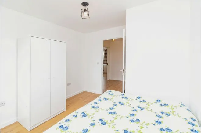 Queens Crescent, Clapham, MK41, photo 23