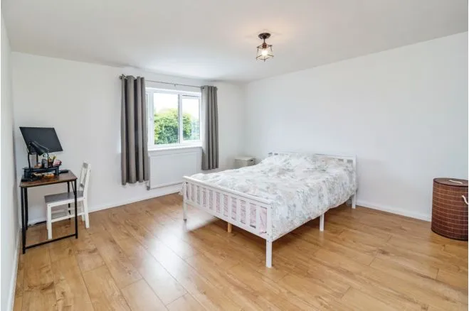 Queens Crescent, Clapham, MK41, photo 5