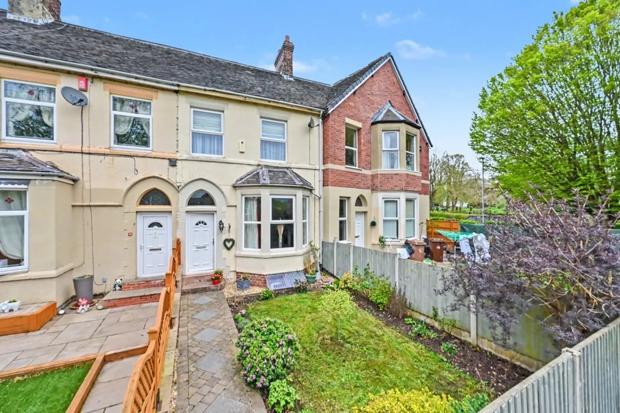 3 bed house for sale — Spring Villas, Longton, Stoke-on-Trent