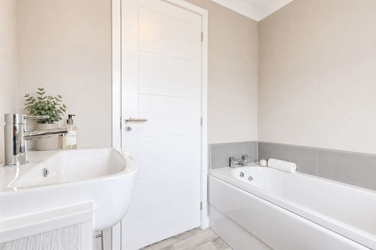 Willow Park, Station Road, Salford Priors, Evesham, WR11, photo 13