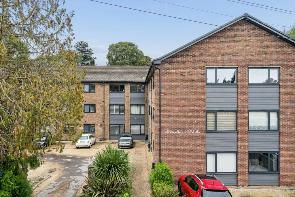 1 bed flat for sale — Brookfield Road Wooburn Green, High Wycombe HP10 0QA
