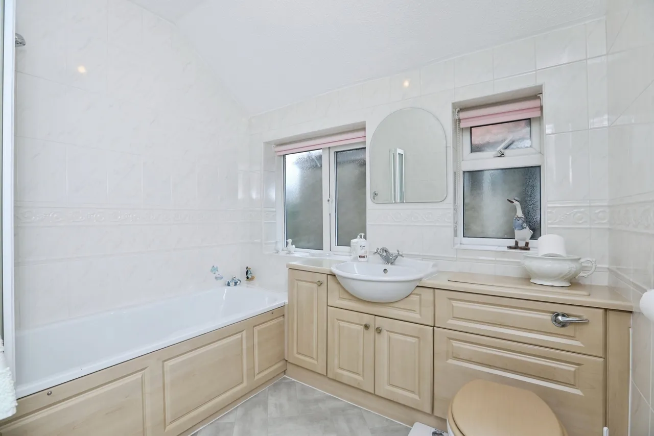 Borden Lane, Sittingbourne, Kent, ME10, photo 11