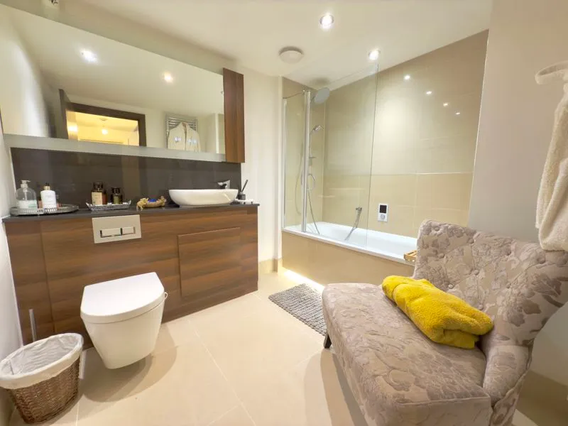 Frances Drive, Dunstable LU6 1GF, photo 20