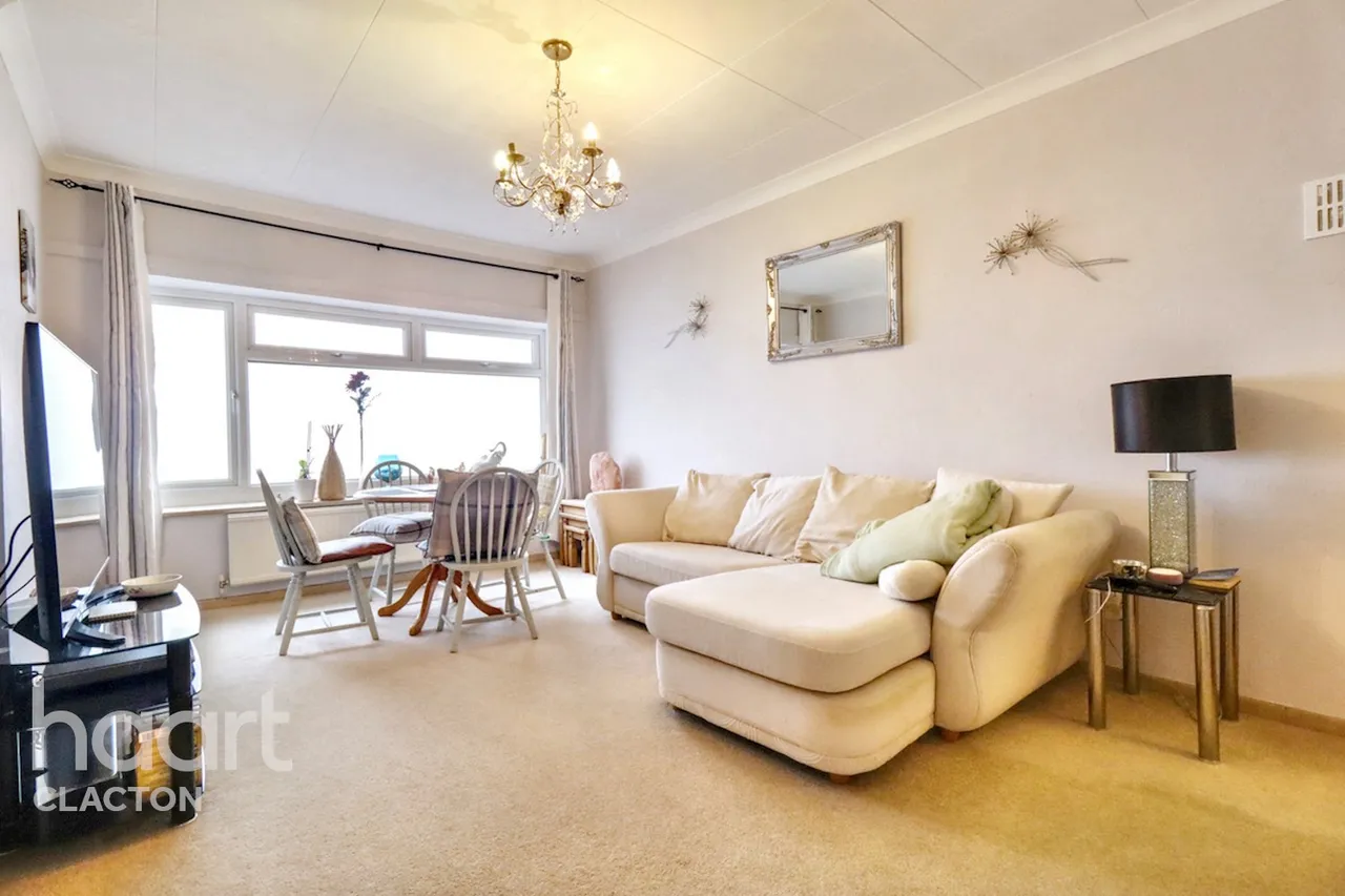 The Parade, Walton On The Naze, CO14, photo 3