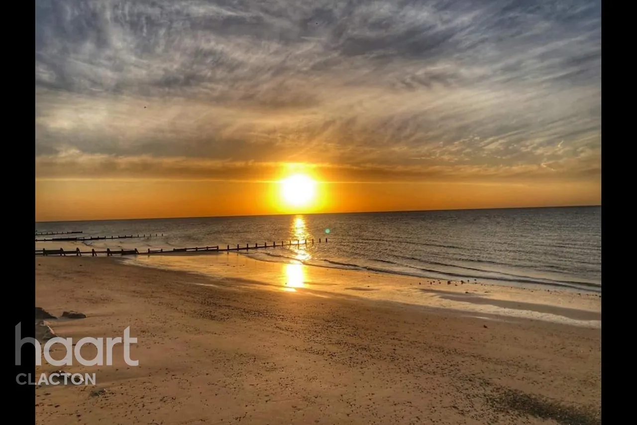 The Parade, Walton On The Naze, CO14, photo 9