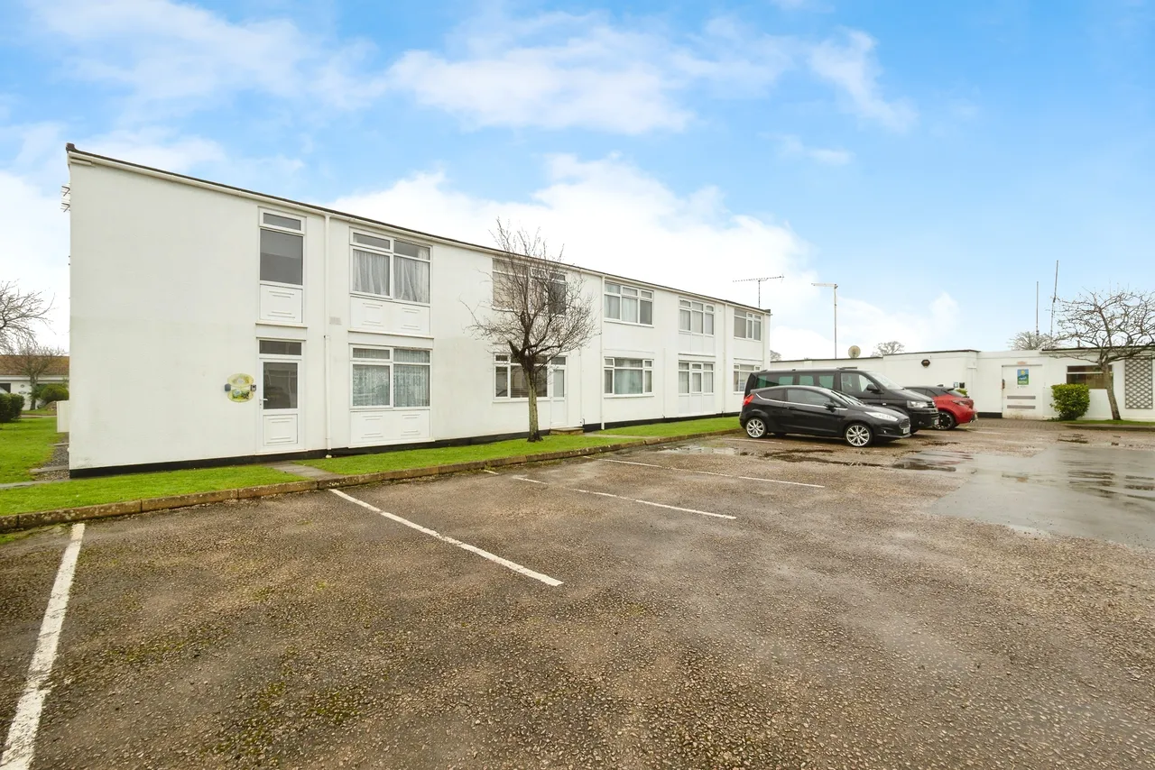 1 bed flat for sale, Warren Road, Dawlish, EX7