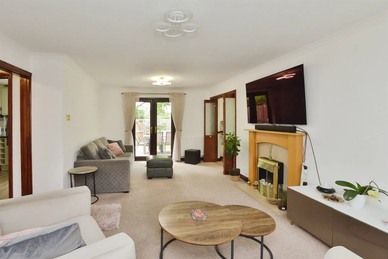 Trueman Place, Oldbrook, MK6, photo 4