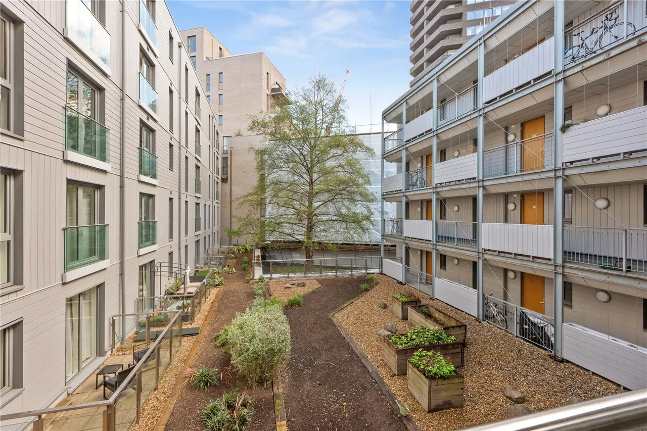 1 bed flat for sale — Devizes Street, London, N1