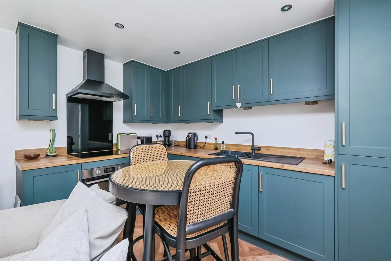 South Lake Close, Bestwood Village, NG6, photo 8