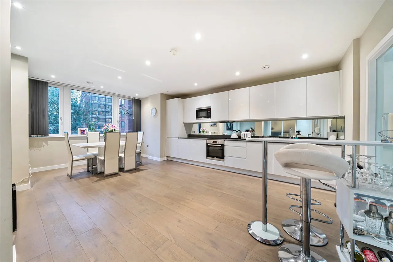 2 bed flat for sale — High Street, Bromley, BR1