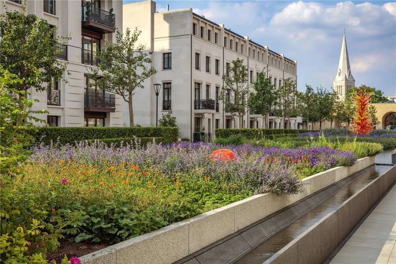 1 bed new development for sale — Chelsea Barracks, Belgravia, London, SW1W 8BW