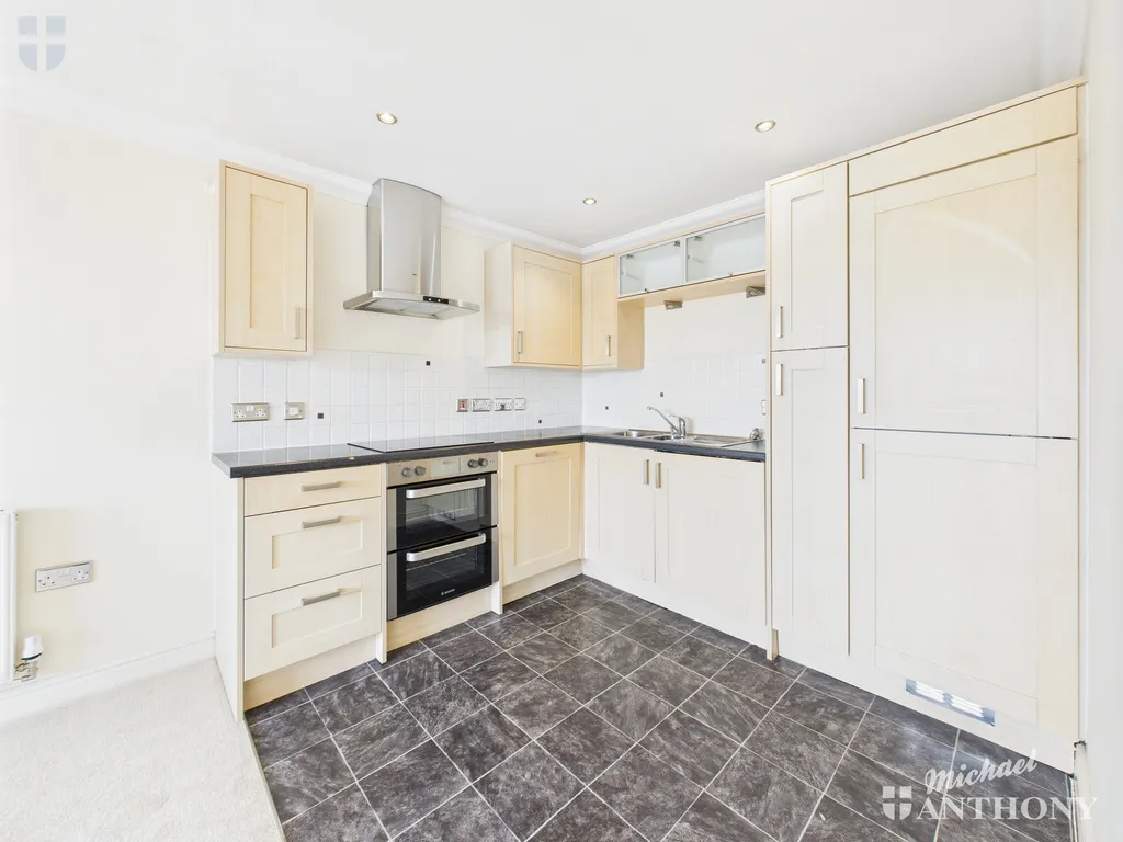 Chilton Place, Park Street, Aylesbury, HP20 1AD, photo 3