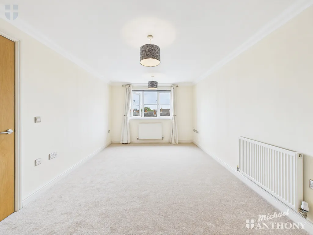Chilton Place, Park Street, Aylesbury, HP20 1AD, photo 2