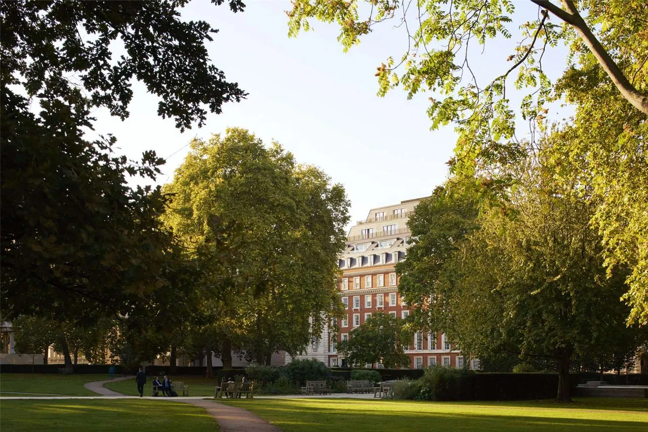 3 bed new development for sale — 20 Grosvenor Square, London, W1K 6US