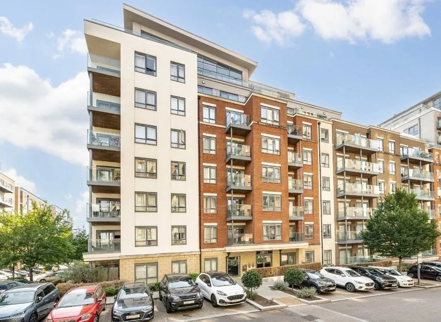 2 bed flat for sale — East Drive, Hendon, NW9