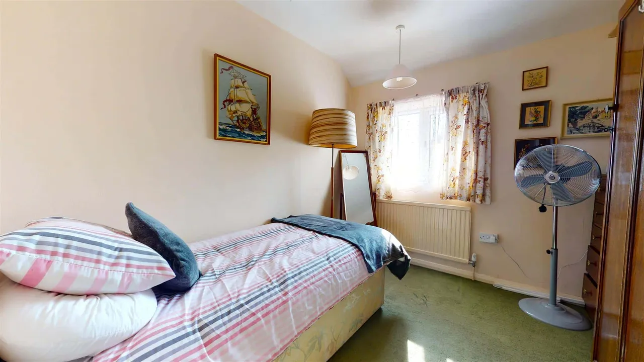 Whitehills Road, Loughton, photo 10