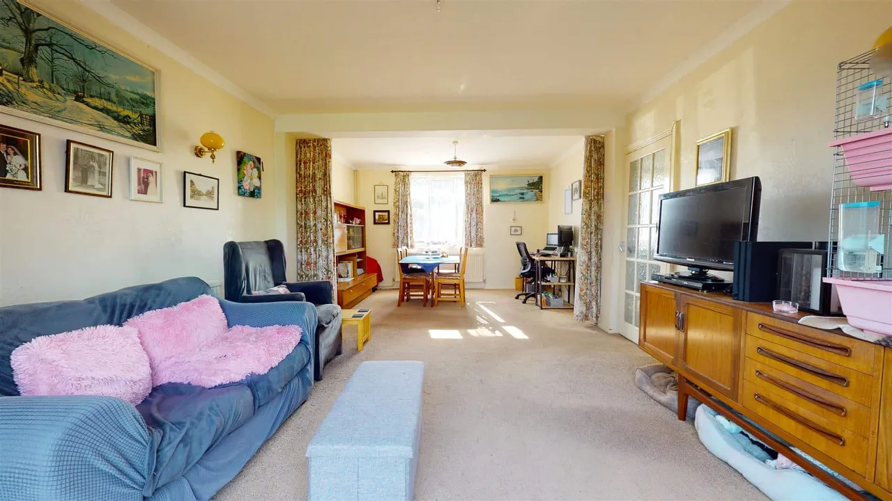 Whitehills Road, Loughton, photo 4