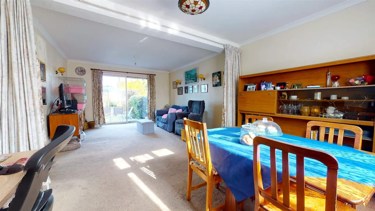 Whitehills Road, Loughton, photo 5