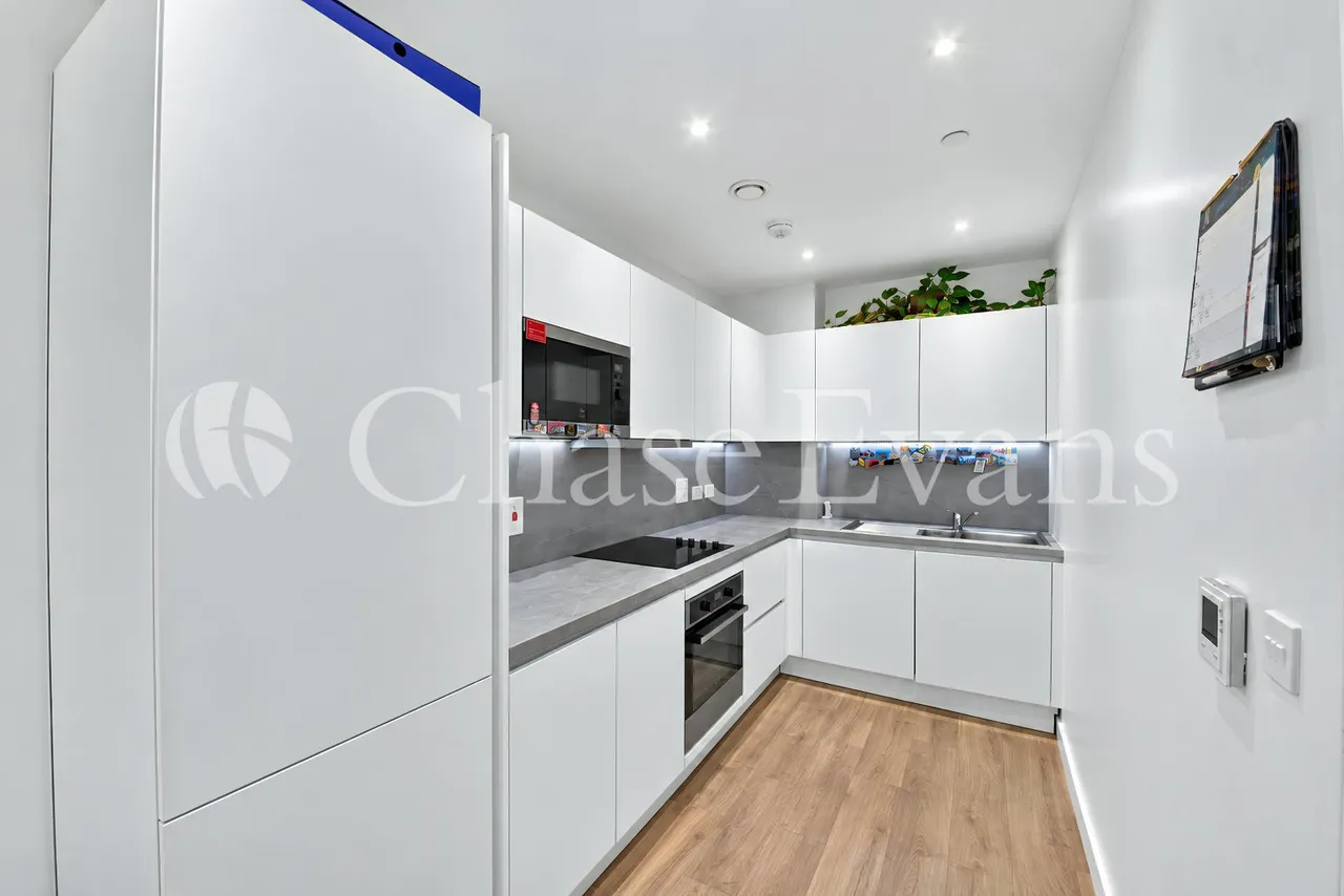 Perceval Square, Harrow, HA1, photo 2