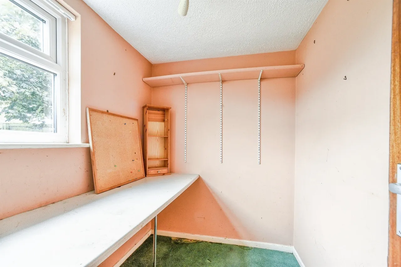 Wycombe Close, Derry Hill, SN11, photo 11