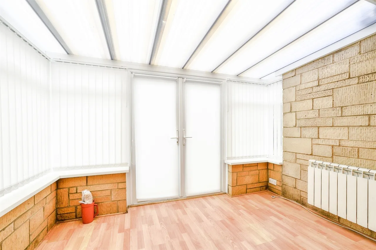 Wycombe Close, Derry Hill, SN11, photo 8