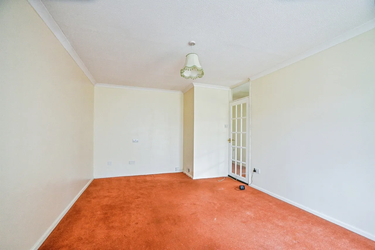 Wycombe Close, Derry Hill, SN11, photo 9