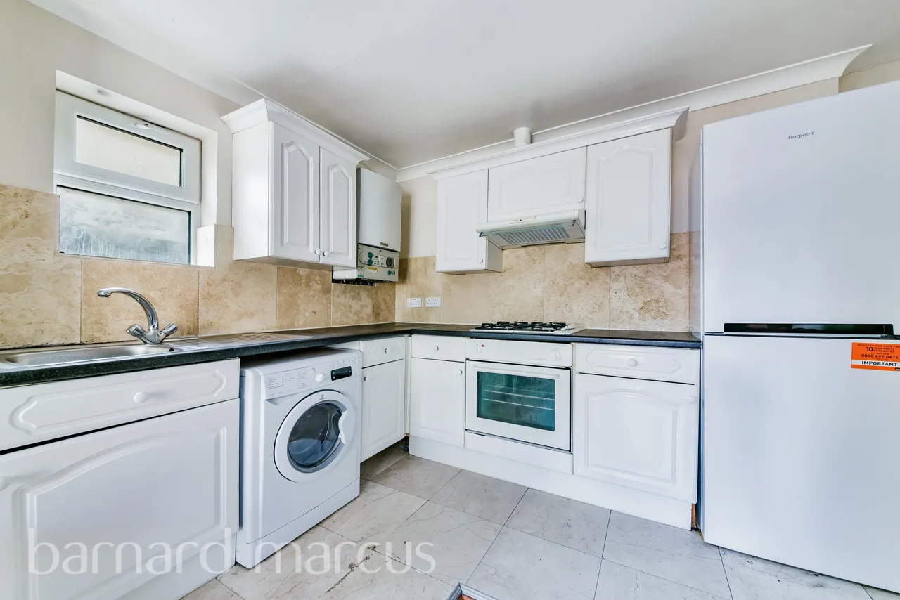 3 bed flat to rent — Tooting Bec Road, Tooting