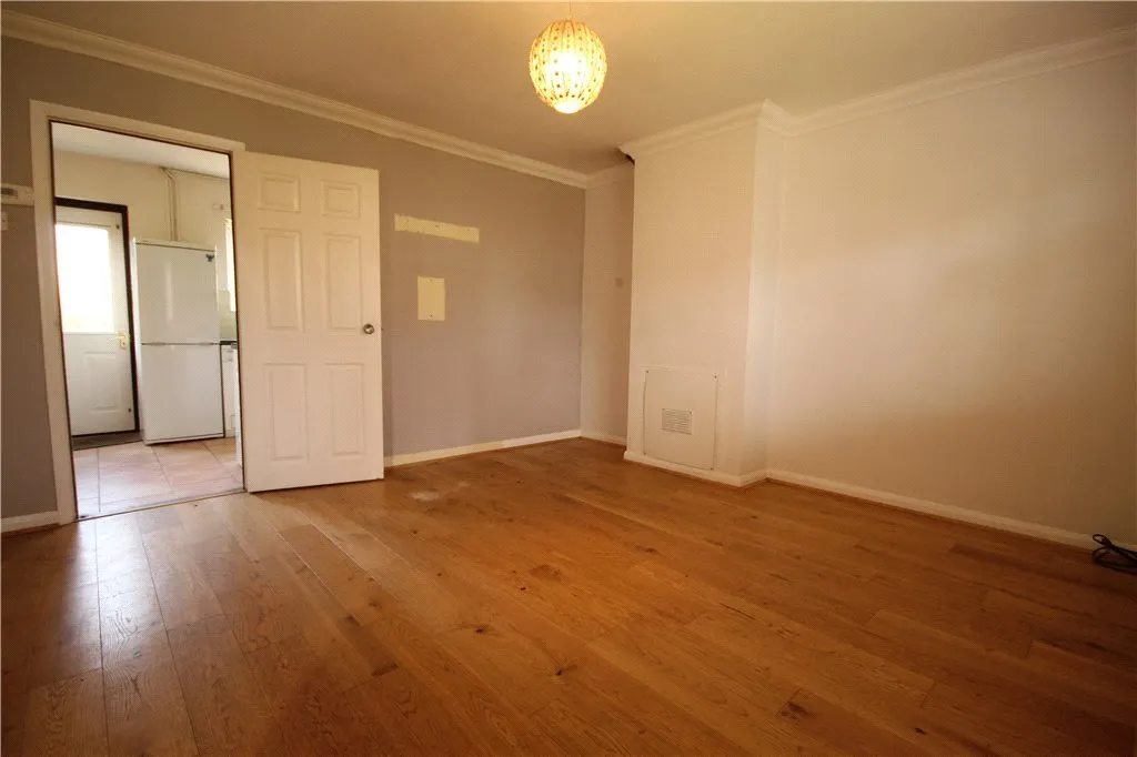 Cypress Road, Guildford, GU1, photo 2
