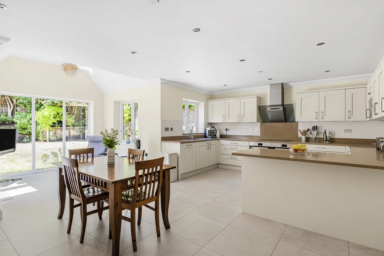 Lymington Bottom Road, Four Marks, GU34, photo 2