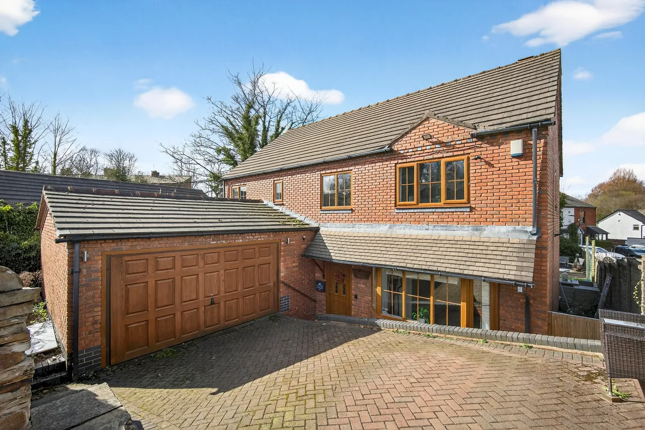 4 bed house for sale, Manor Road, Woodley, SK6