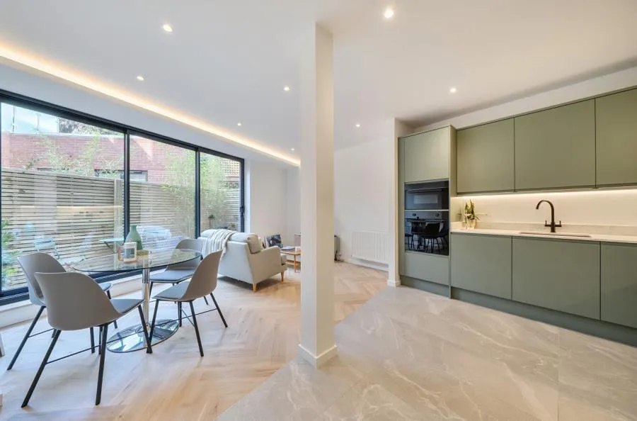 Jeddo Road, London, W12, photo 2