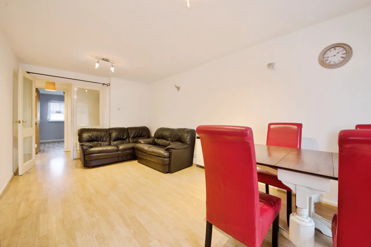 Conifer Way, Wembley, HA0, photo 3