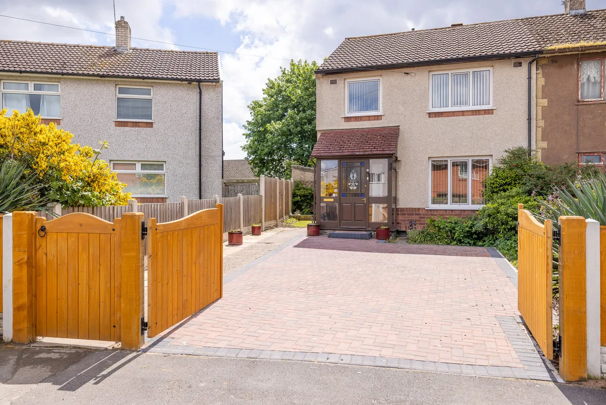Lime Tree Crescent, Rossington, DN11, photo 2