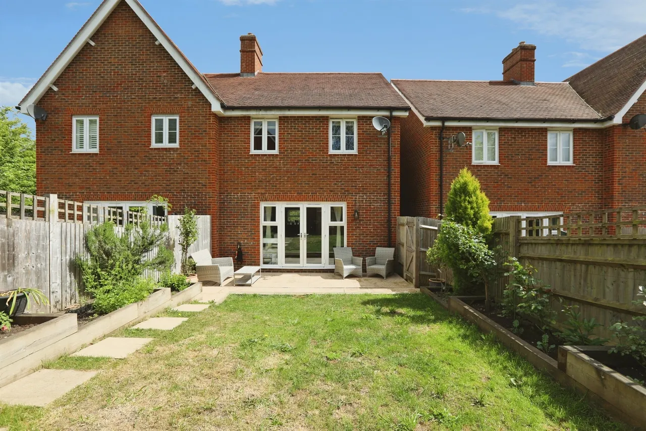 Bluebell Lane, Sharpthorne, East Grinstead, photo 10
