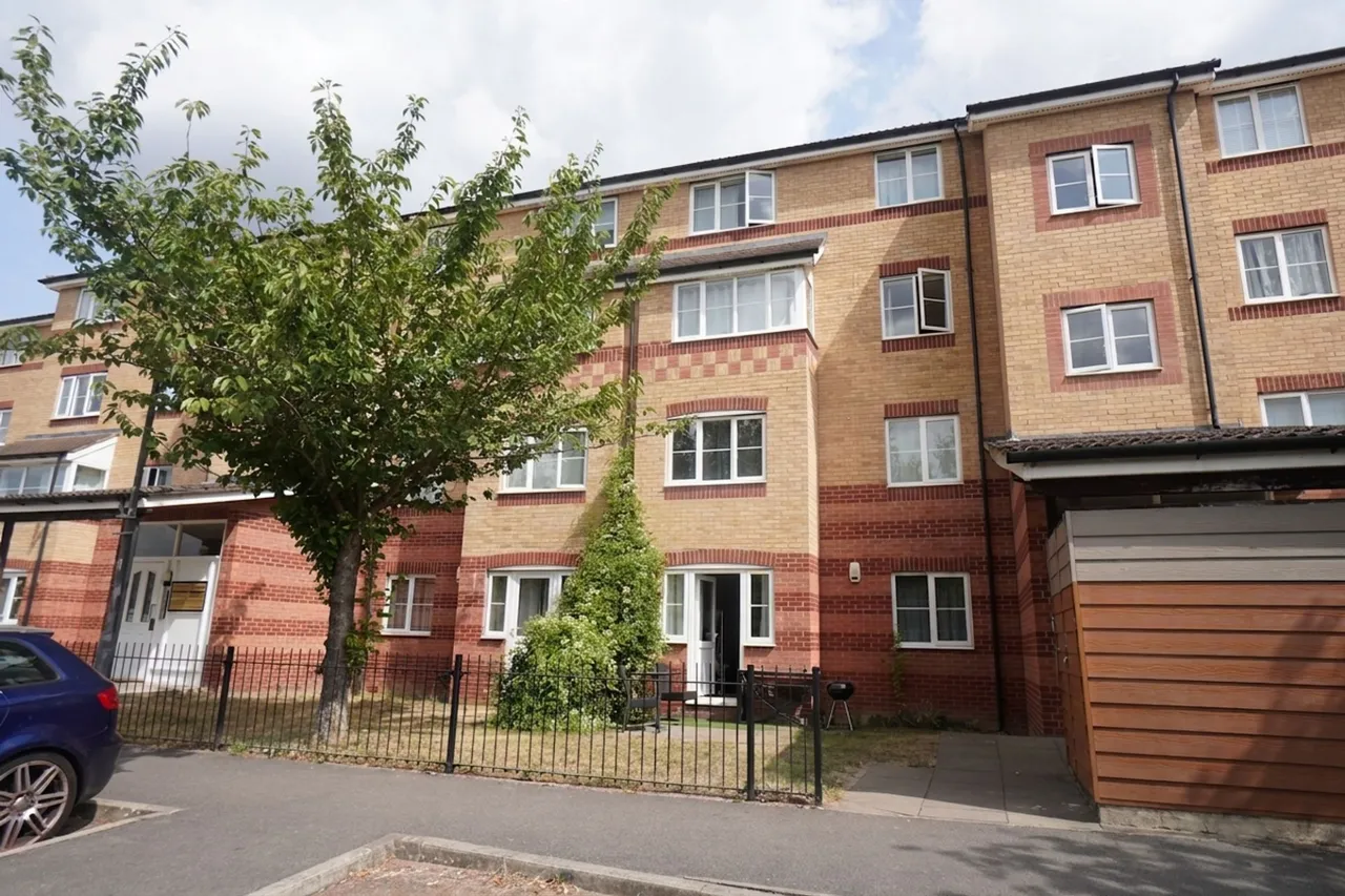 1 bed flat for sale, Princes Gate, High Wycombe, HP13