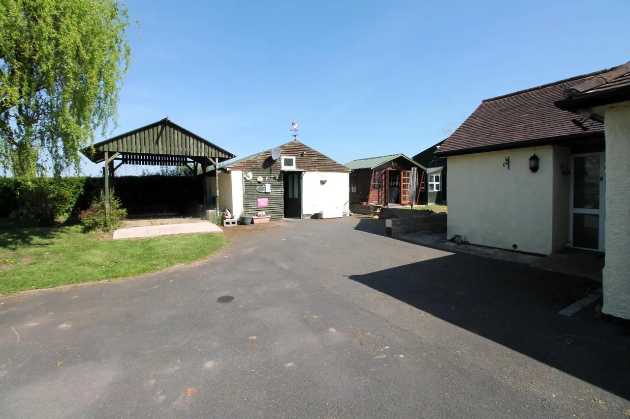 Whitestone, Hereford, HR1, photo 13