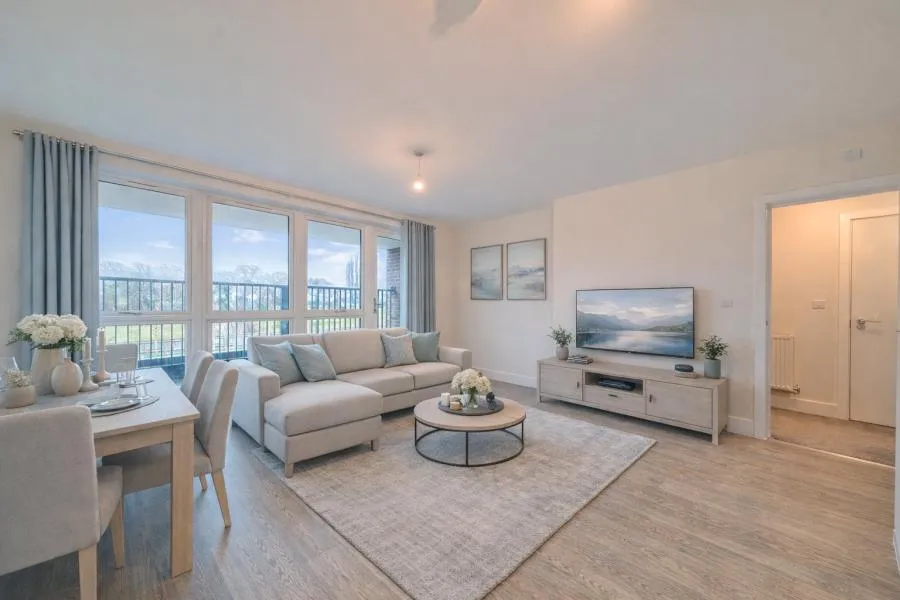 Littleworth Road, Esher, KT10, photo 2