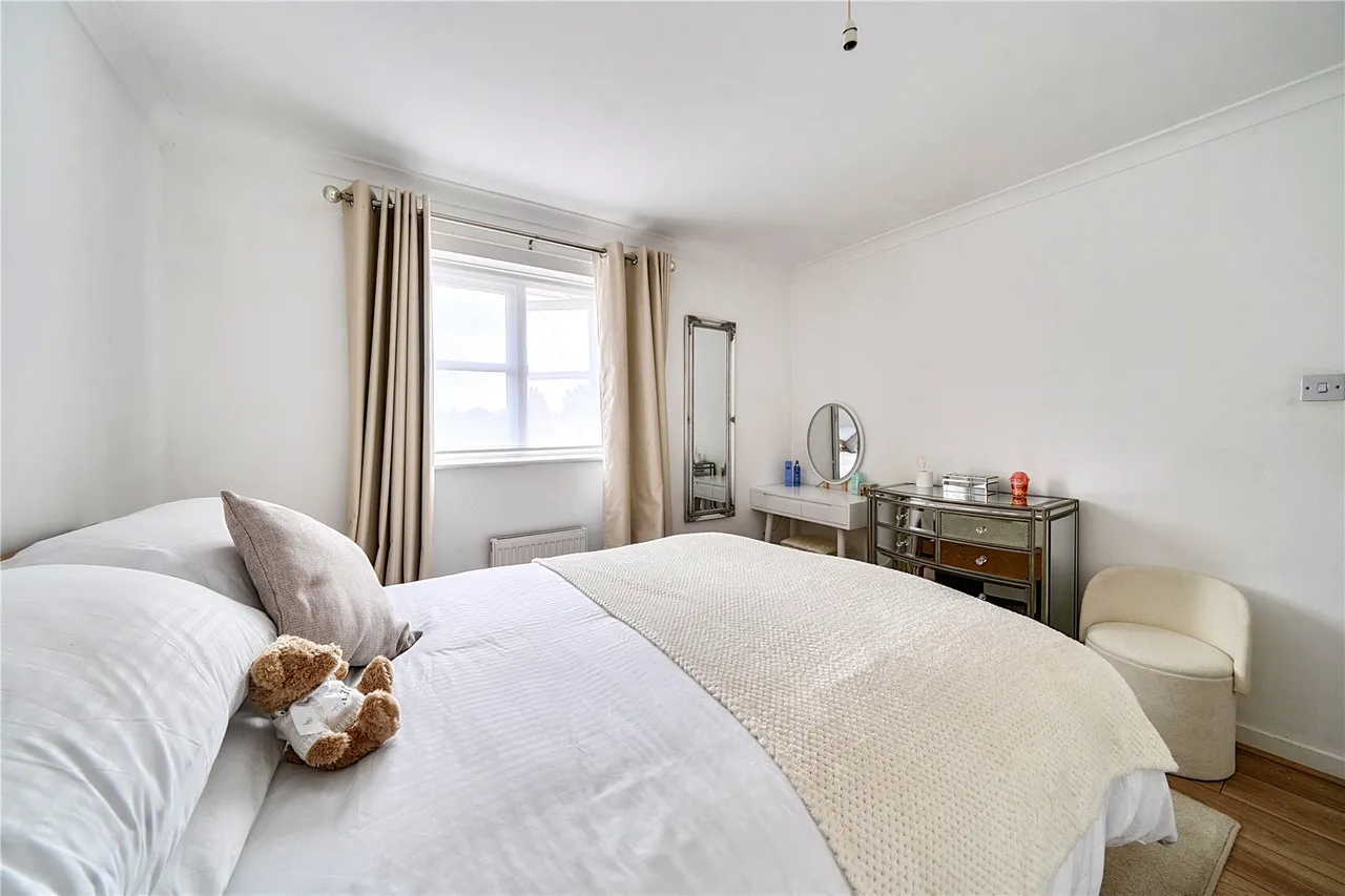 Sandalwood Drive, Ruislip, HA4, photo 7
