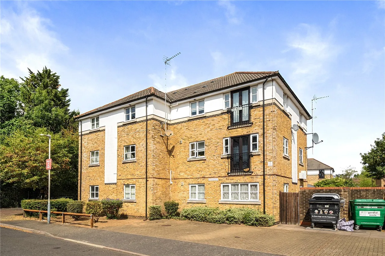 Sandalwood Drive, Ruislip, HA4, photo 10